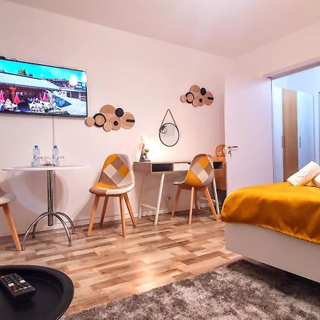 The Yellow King - Luxurious Apartment Bucureşti Exterior foto